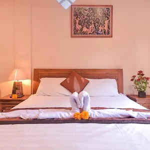  Gasthuis Kamar Suci House