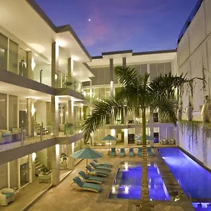 Aq-va & Seminyak Hotel Legian (Bali)